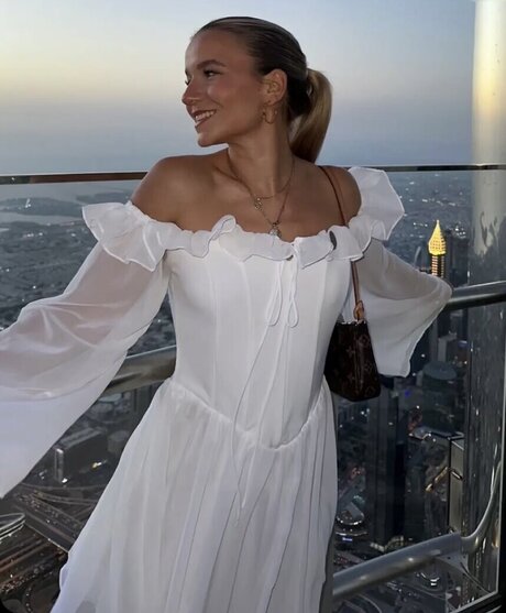 Alina Wachinger exklusive beste archiv