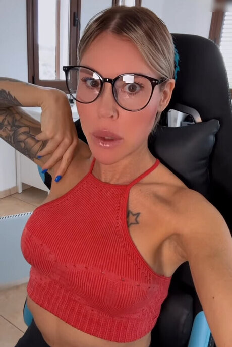 Lara Bergmann hübsche pornografische foto