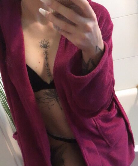 Nicole Anna kostenlose porno bild