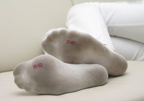 Footlovegirls model erotische bilder