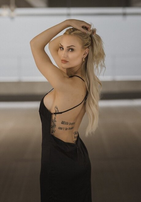 Giulie Hope Santana kunst nette fotos