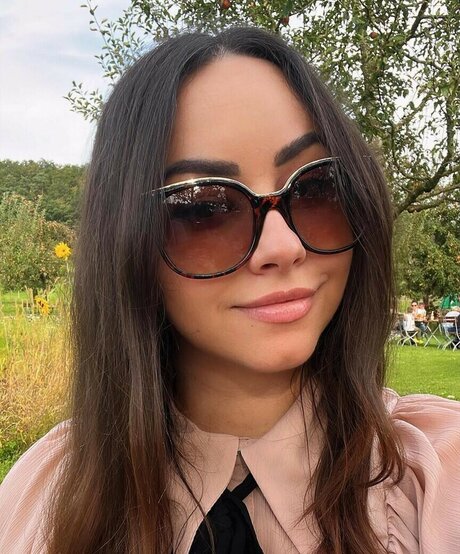 Bunnygirl schauspielerin erwachsene bild