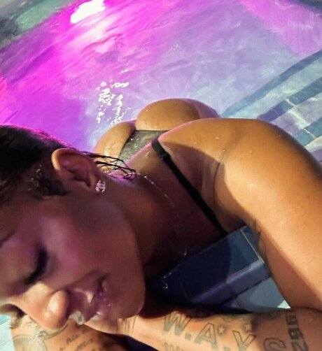 Jada Thorpe top sexy galerien