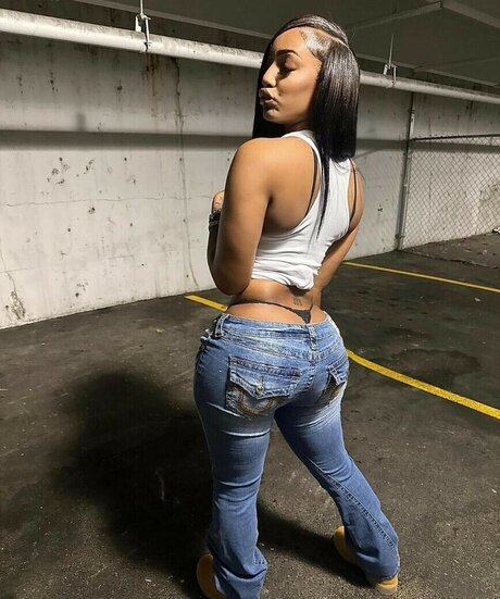 Jada Thorpe schauspielerin schöne bild