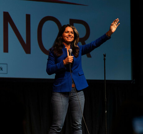 Tulsi Gabbard schauspielerin perfekte bild