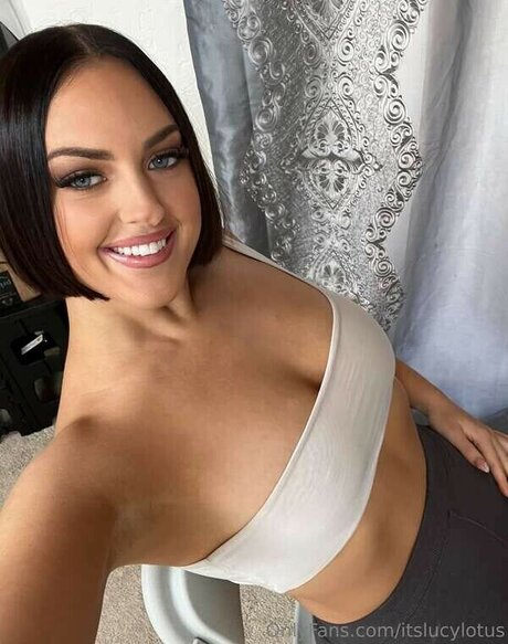 Lucy Lotus exklusive heiße bilder