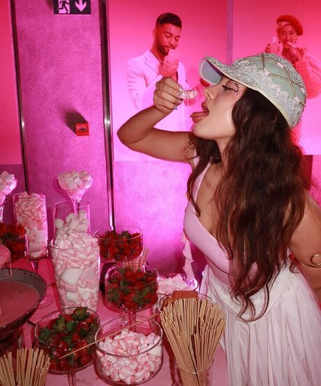 Leyla Afshonkar sexy hd bild