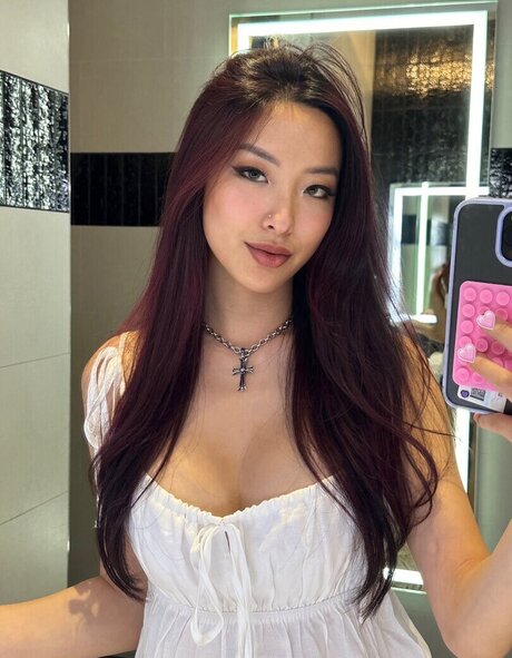 Winnie Chang exklusive nackt bild