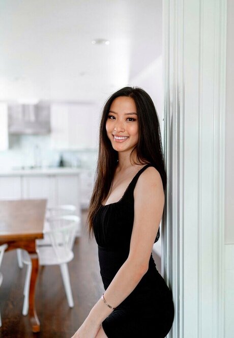 Winnie Chang perfekte erwachsene bilder