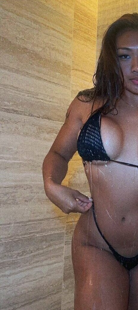 faith gbd exklusive erotische foto