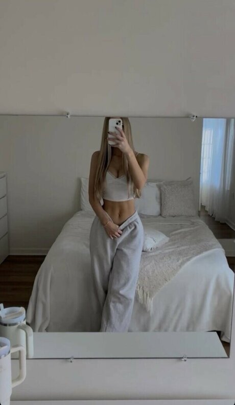 maya zrv erotische pornografische archiv