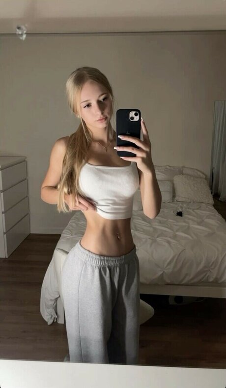 maya zrv xxx nacktheit bild