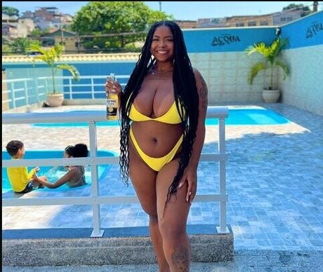 Velvet Scarlett erotische nacktheit galerien