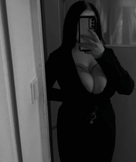 Schrpia_ top nackt bild