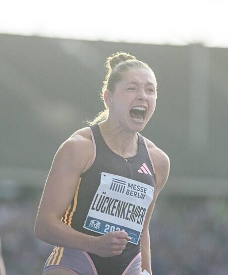 Gina L ckenkemper sexy hd galerie