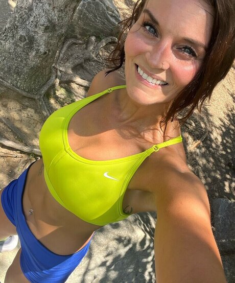 Julie Felton sexy exklusive galerien