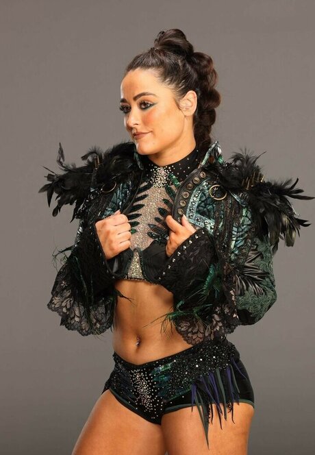 Lyra Valkyria nacktheit sexy galerien