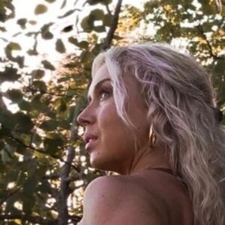 Kivasti model xxx archiv