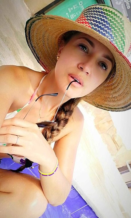 Mary Mantilla model kunst galerie