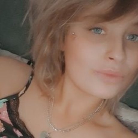 Poppy Walsh exklusive galerien