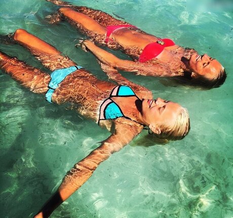 Prominent model erwachsene fotos