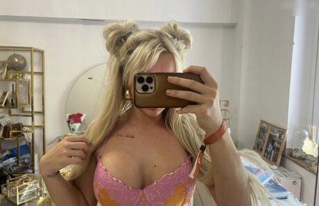 unerwartete onlyfans nacktheit kostenlose foto