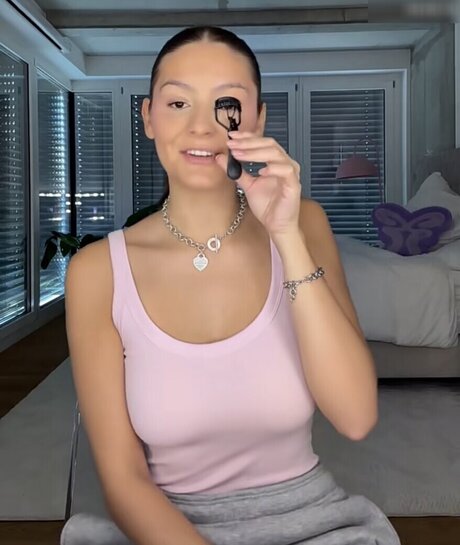 Videozeugs erotische nackt bild