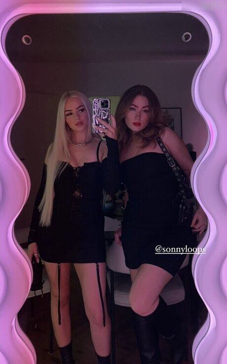 tätowierte rothaarige onlyfans kunst perfekte fotos