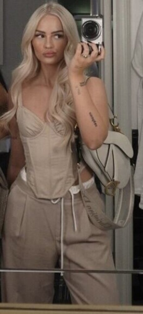 alte dame nur fans nacktheit schöne bilder