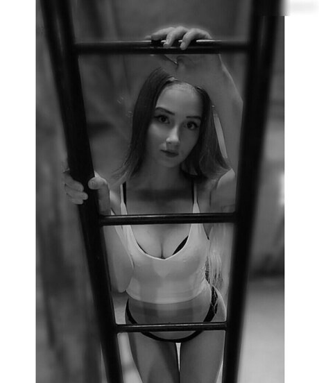 Nicki Anna nackt hd bild