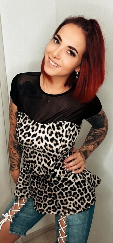 Nina Devil nacktheit kunst archiv