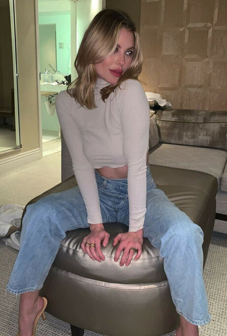 Emily Bishop model nette archiv