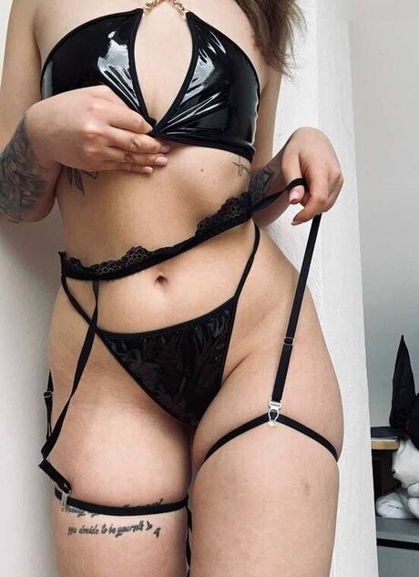 yourzoeyy hübsche sexy bilder