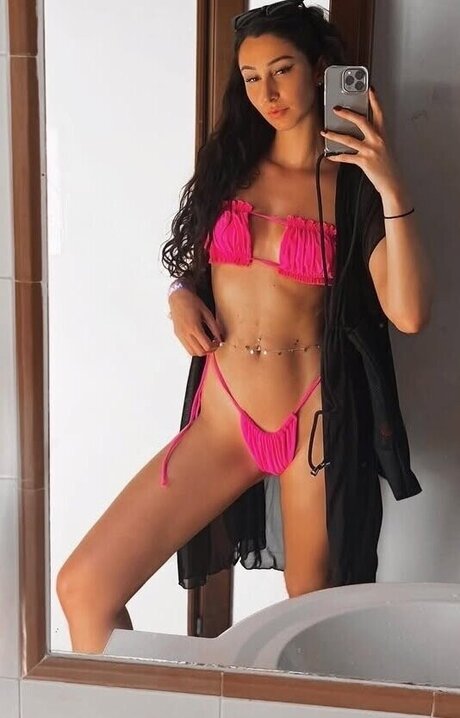 Larafina freie pornografische bilder