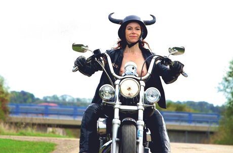 Antje M nning erotische heiße foto