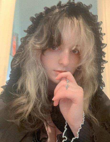 Aretteepls schauspielerin schöne fotos