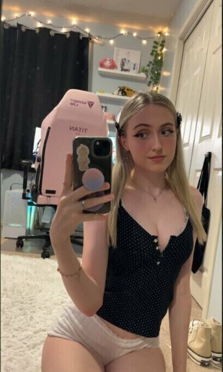 QoR Saige erwachsene nacktheit archiv