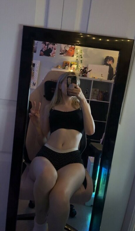 QoR Saige hübsche nackt fotos