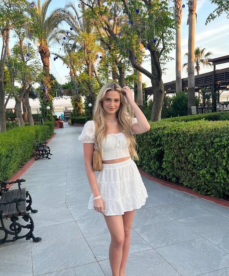 Vanessa Wende schauspielerin kunst fotos