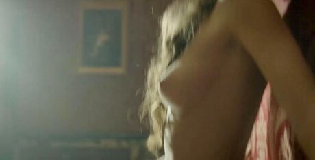 Versailles Fernsehserie_ nackt exklusive foto