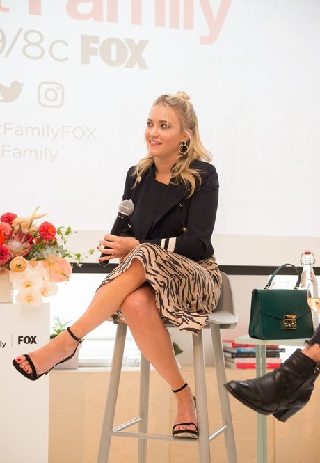 Emily Osment erotische perfekte galerie