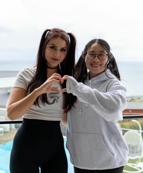 Aliythia nacktheit archiv