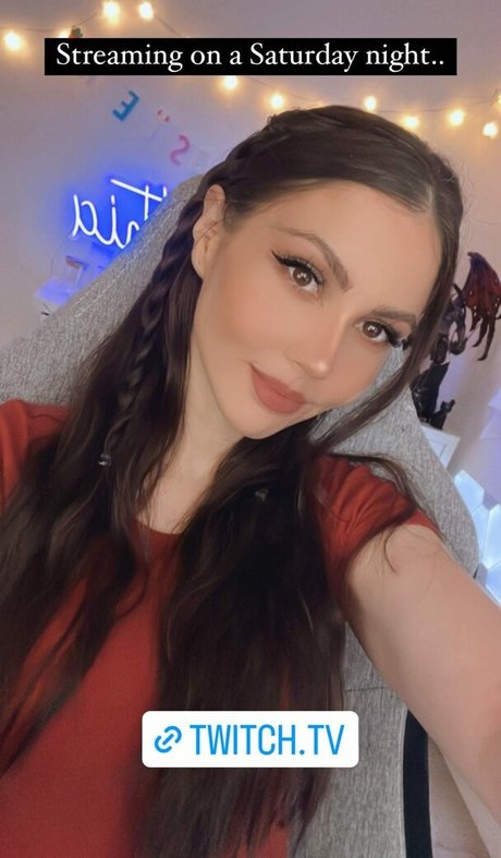 Aliythia nackt freie bild