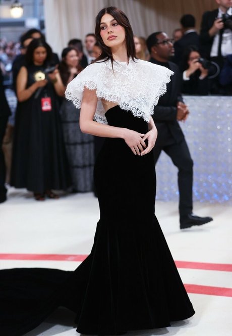 Camila Morrone perfekte pornografische bild