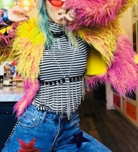 Dani Thorne kunst pornostar galerien