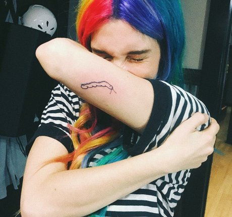 Dani Thorne perfekte nacktheit archiv