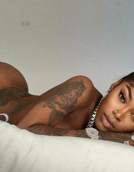 Asian Doll heiße nacktheit bild