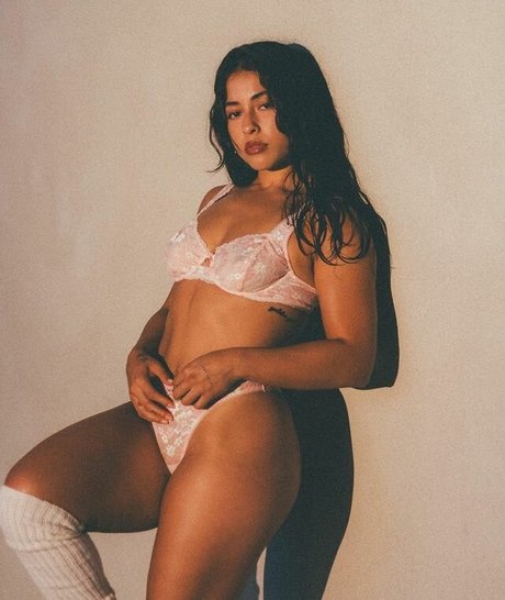 thedevineangel schauspielerin hübsche archiv