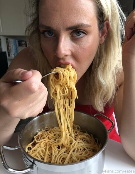 eatee schauspielerin nackte foto