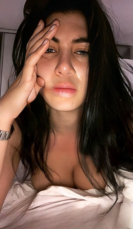 Ariana Basseri nackt top archiv